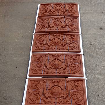 Frieze layout